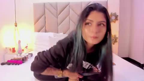 isabellafoox online show from June 14, 12:16 pm