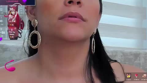 isabellarous  online show from June 5, 11:38 am