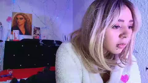 isabelle_sara online show from July 14, 9:41 pm