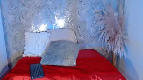 isabellj28 online show from November 27, 4:15 am