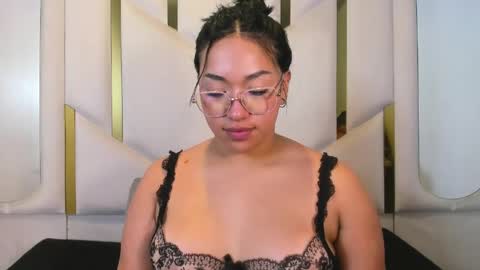 isabellrodriguez18 online show from June 7, 7:04 am
