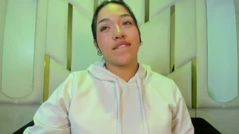 isabellrodriguez18 online show from June 5, 3:43 am