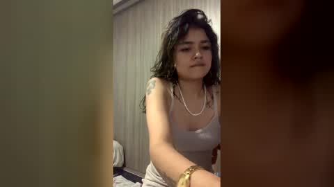 Isa online show from April 28, 11:41 pm