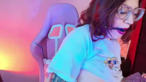 Isabella Ferrer online show from June 20, 3:54 am