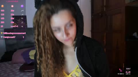 Snapshot of isangel_ chatting on October 1, 5:45 am Isabela online show from October 1, 5:45 am