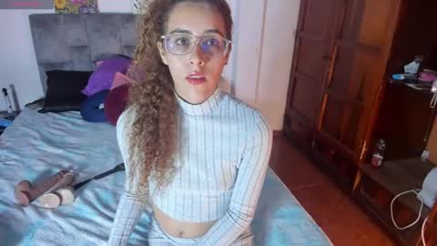 Snapshot of isangel_ chatting on September 17, 5:05 am Isabela online show from September 17, 5:05 am