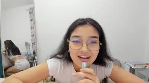 Isa Suarez online show from March 9, 9:18 pm