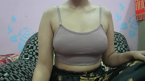 ishika_singh_ online show from April 25, 1:41 am