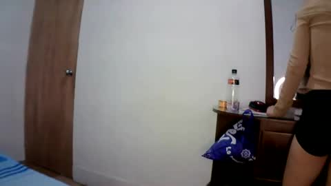 Snapshot of isis_pink chatting on January 20, 12:18 pm Alaya online show from January 20, 12:18 pm