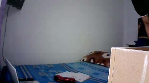 Snapshot of isis_pink chatting on January 5, 4:59 pm Alaya online show from January 5, 4:59 pm