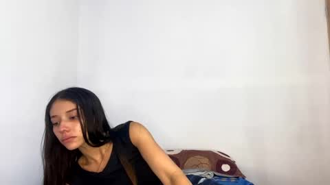 Snapshot of isis_pink chatting on December 20, 8:45 pm Alaya online show from December 20, 8:45 pm