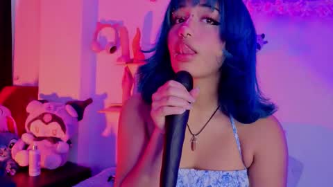 Isisjones18 online show from January 15, 8:15 pm