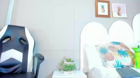         online show from March 12, 2:53 pm