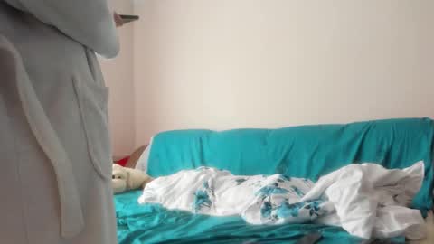 Issabelle online show from September 18, 7:40 am