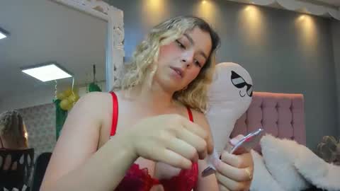 Snapshot of issadorajames chatting on October 6, 6:56 pm issadorajames online show from October 6, 6:56 pm