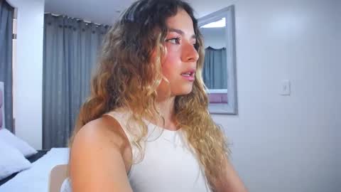 Snapshot of issadorajames chatting on January 7, 6:14 pm issadorajames online show from January 7, 6:14 pm