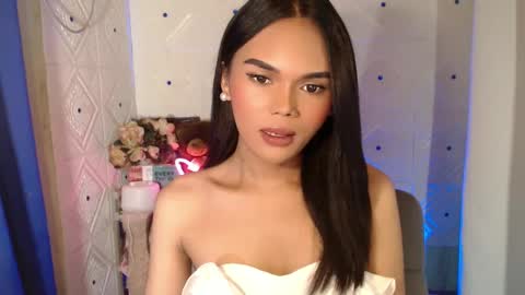 Snapshot of itgirl_cathy chatting on February 22, 12:16 am CathCathy online show from February 22, 12:16 am