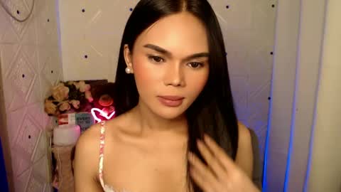 Snapshot of itgirl_cathy chatting on February 20, 12:30 am CathCathy online show from February 20, 12:30 am