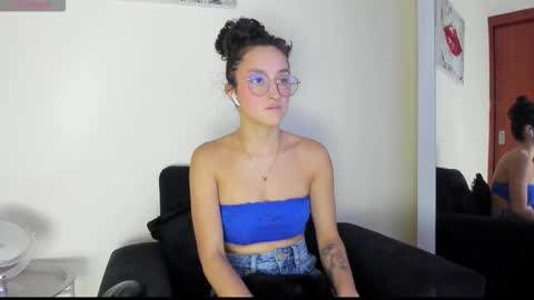 Snapshot of its__angelica_ chatting on October 2, 10:26 pm Angelica online show from October 2, 10:26 pm