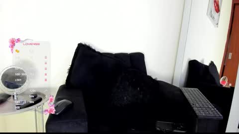 Snapshot of its__angelica_ chatting on October 18, 8:43 pm Angelica online show from October 18, 8:43 pm