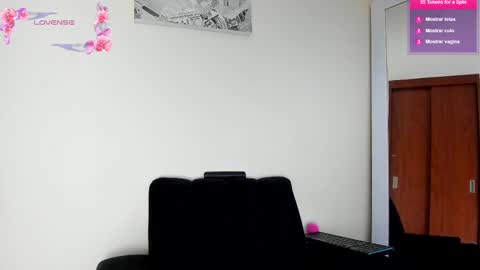 Snapshot of its__angelica_ chatting on February 25, 6:55 pm Angelica online show from February 25, 6:55 pm