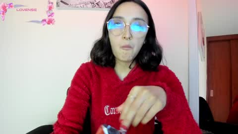 Snapshot of its__angelica_ chatting on January 4, 3:40 am Angelica online show from January 4, 3:40 am