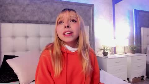 Snapshot of its_bibi chatting on October 14, 8:11 pm B I B I online show from October 14, 8:11 pm