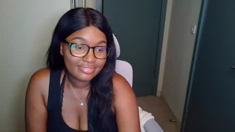 itsanna_b online show from July 2, 2:22 am
