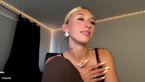itsirelandbby online show from May 25, 8:19 pm