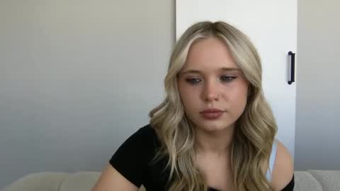 Snapshot of itsmadisynmae chatting on March 12, 6:43 pm OF madisynmaee online show from March 12, 6:43 pm