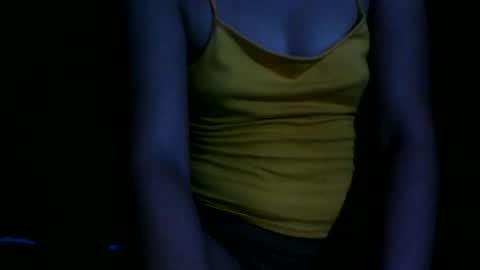 itsmeellyn22 online show from April 6, 5:08 am