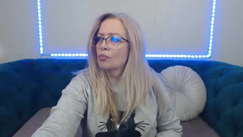 ivanacharm online show from April 28, 3:32 am