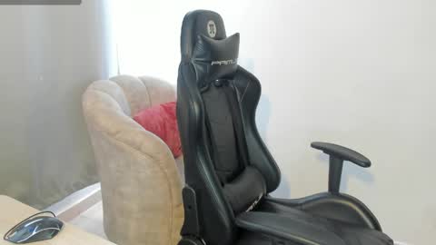 ivone_ashar online show from April 26, 4:38 pm