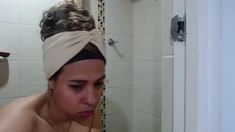 Snapshot of ivonne_collins33 chatting on September 16, 10:51 pm ivonne_collins33 online show from September 16, 10:51 pm