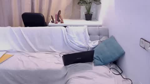 Ivonne online show from October 3, 9:47 am