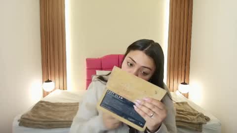 I V O N N E R O S S online show from April 22, 12:13 pm