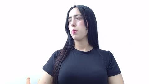 ivorynoir online show from April 18, 1:24 pm