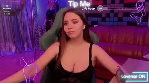 ivorywood_ online show from October 17, 11:46 am