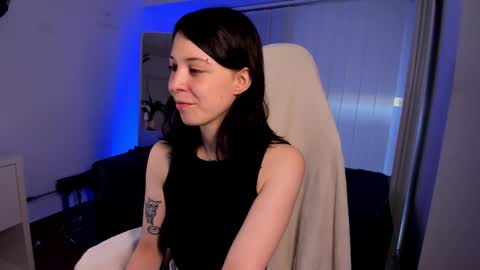 IVY FOLLOW AND LOVE online show from September 12, 6:57 am