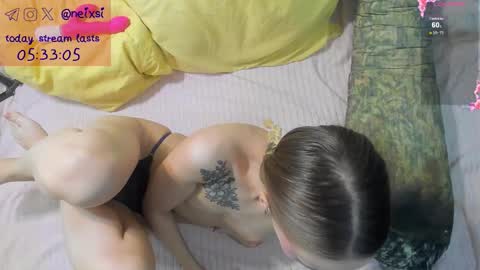 Snapshot of ixsi chatting on October 18, 10:22 pm Nina online show from October 18, 10:22 pm