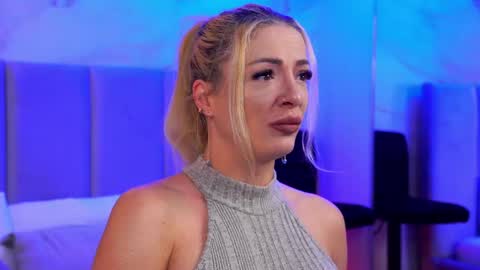 izabelle_02 online show from April 27, 3:47 am