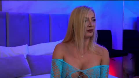 izabelle_02 online show from April 22, 3:58 am