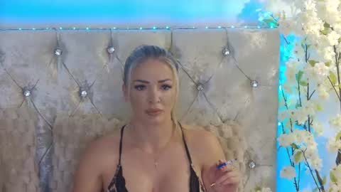 Izabella online show from June 24, 3:05 am
