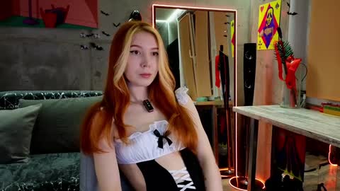 Snapshot of izi_fox chatting on January 31, 3:11 pm izi online show from January 31, 3:11 pm