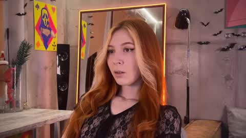 Snapshot of izi_fox chatting on February 9, 3:01 pm izi online show from February 9, 3:01 pm