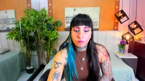 izzymoon_ online show from May 28, 1:31 pm