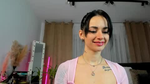 Jacqueline online show from June 9, 2:22 am