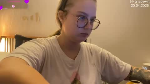 jacywinslat online show from April 20, 7:06 pm