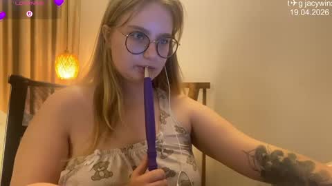 jacywinslat online show from April 19, 6:10 pm