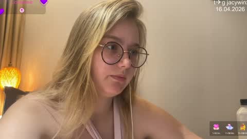 jacywinslat online show from April 16, 7:13 pm